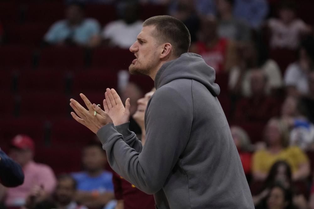 身体对抗均 身体对抗均