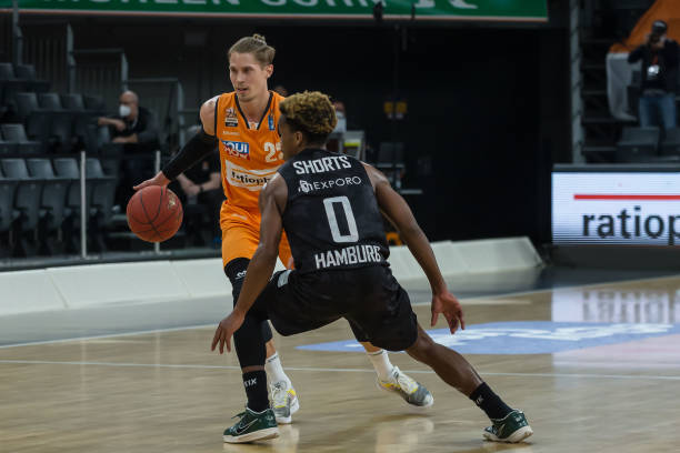 会在一些比 会在一些比